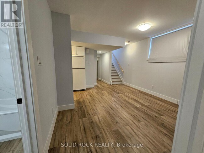 Photo du bâtiment - 846 Alpine Ave