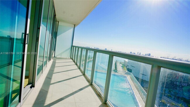 Foto del edificio - 888 Biscayne Blvd