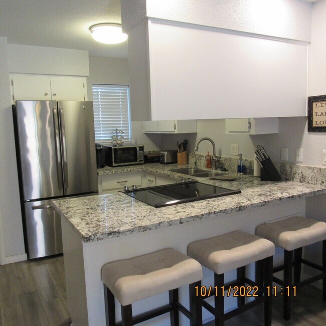 Building Photo - 276 Lake Havasu Ave