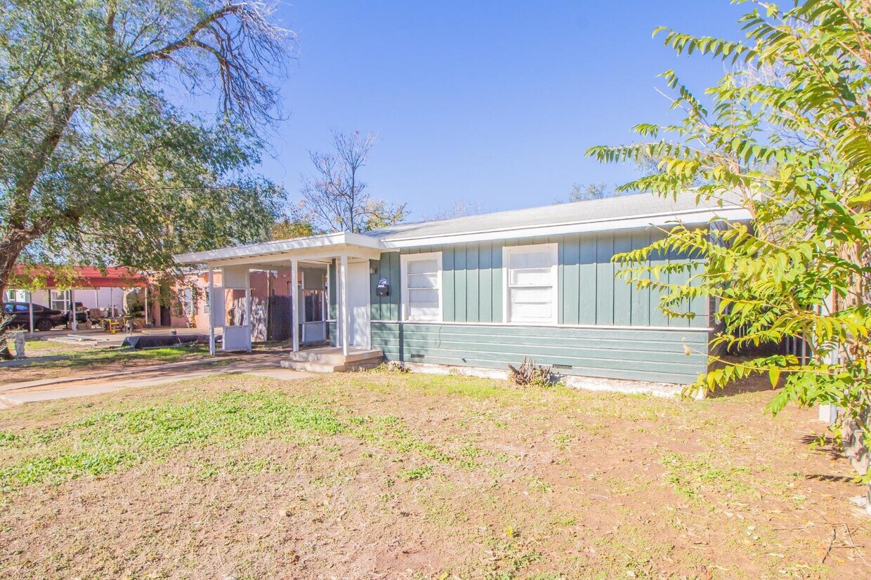 Primary Photo - 4812 40th St
