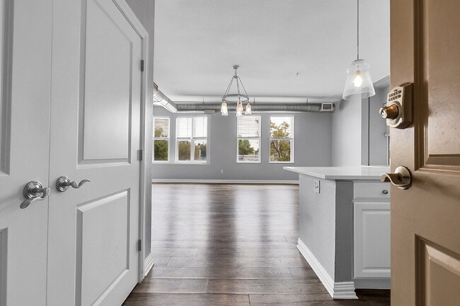 Building Photo - $1,530.00 - 1 Bed, 1 Bath Condo in Denver in Great Location!