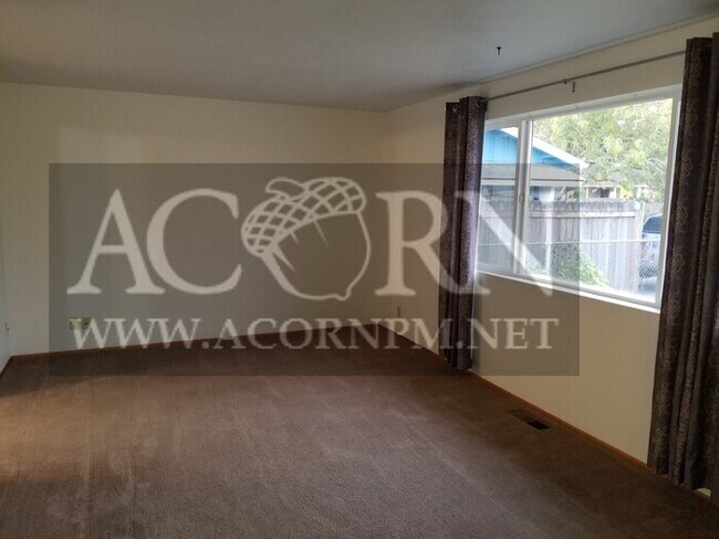 Foto del edificio - Great Bethel 3 bed/2 bath home Fenced yard...