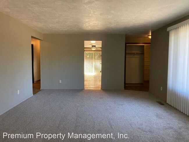 Building Photo - 3 br, 2 bath House - 5419 Joan Drive N