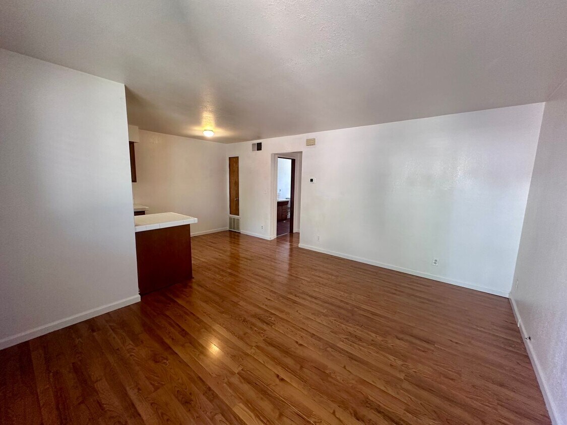 Foto principal - 364 Wheeler Ave