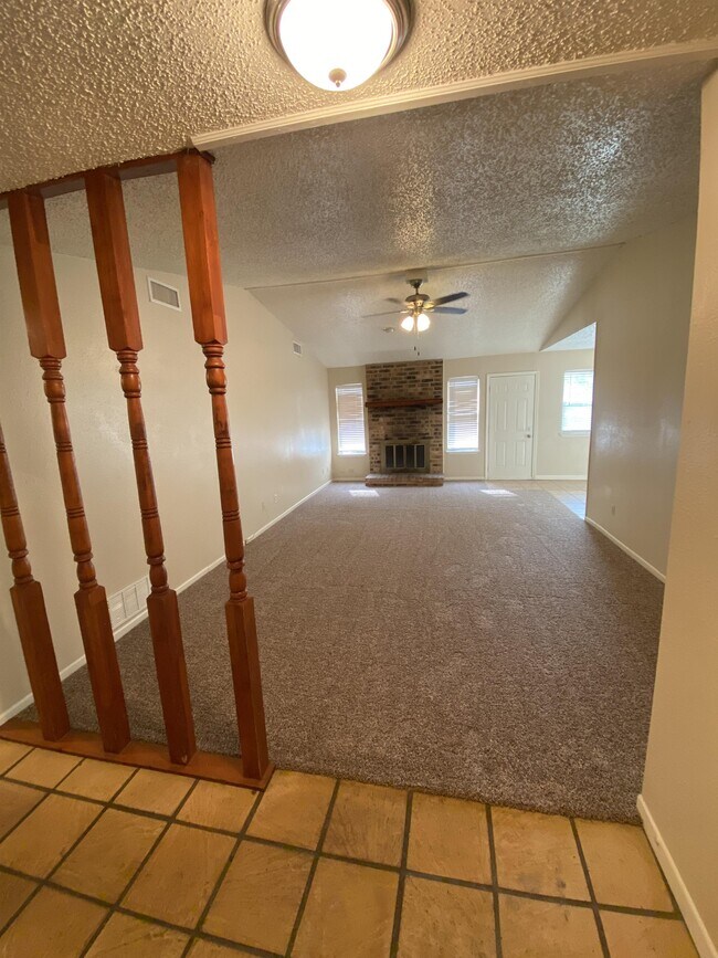 Foto del edificio - 2306 Hunt Dr