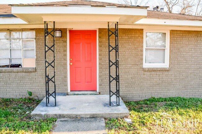 Foto del edificio - Two Bedroom Close to Vidant