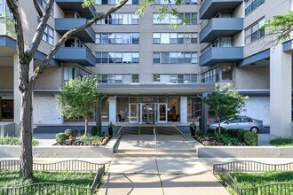 Front - 6301 N Sheridan Rd