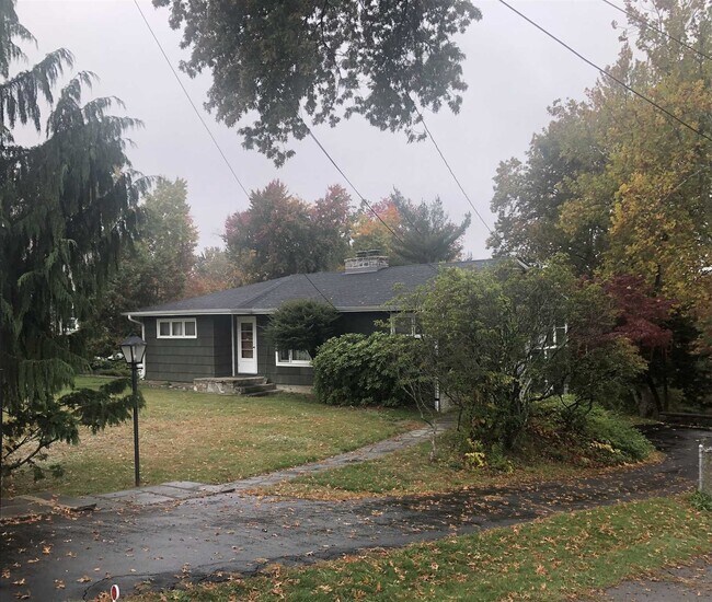 Building Photo - 124 Cherrywood Dr