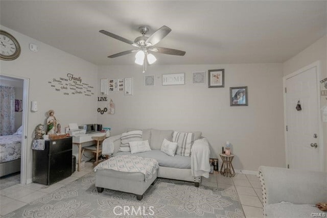 Foto del edificio - 587 El Placer Rd