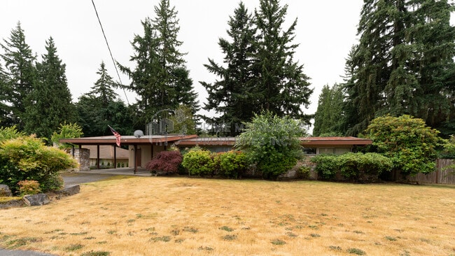 Building Photo - 13305 SE 42nd St