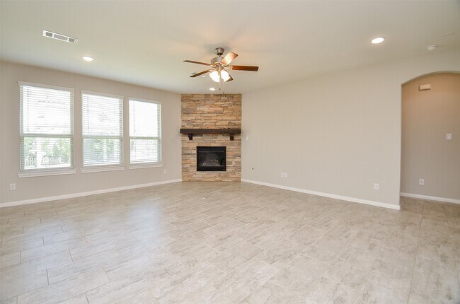 Foto del edificio - 24918 Meadowthorn Crest Ln