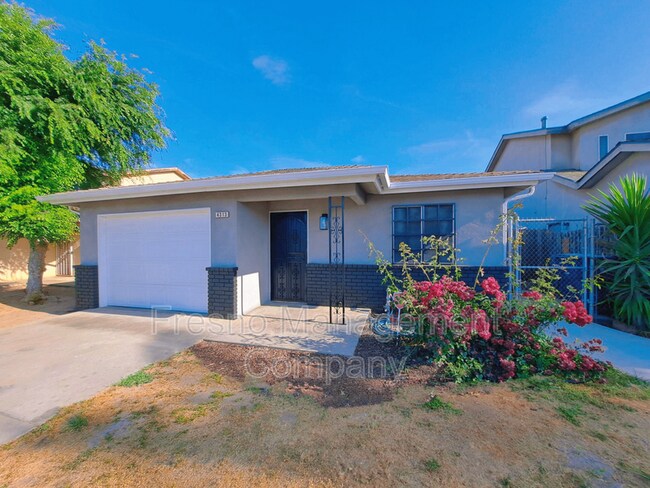 Building Photo - 4313 W Princeton Ave