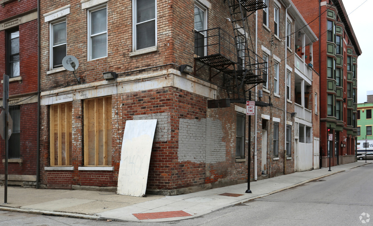 Building Photo - 1400 Republic St