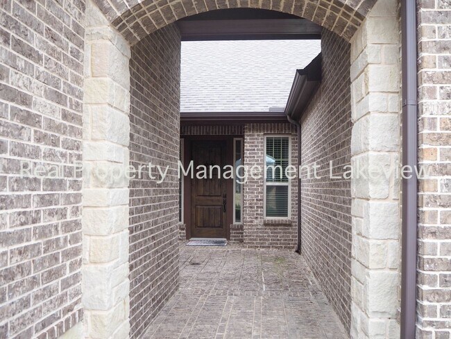 Foto del edificio - 400 Sunflower Ave