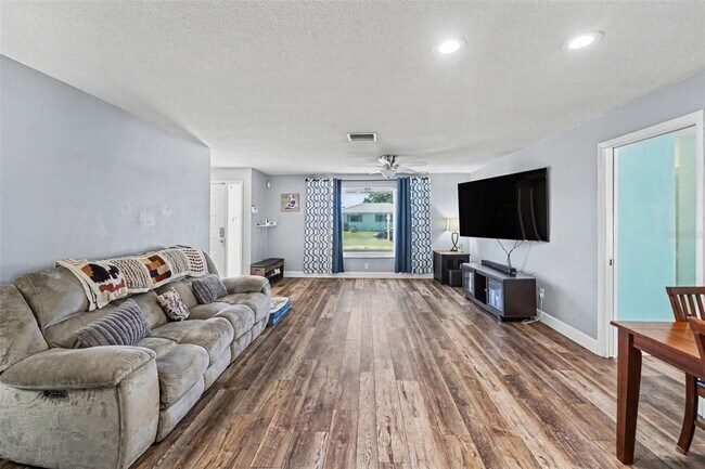 Building Photo - 2561 Blackwood Cir