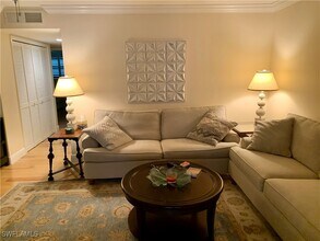 Building Photo - 333 Harbour Dr