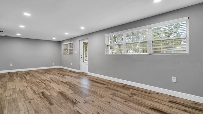 Foto del edificio - Spacious remodeled South Tampa 4BR/3BA hom...
