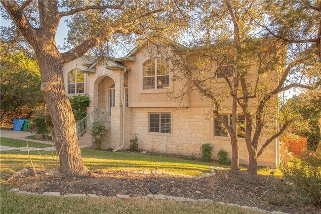 Building Photo - 21513 Surrey Ln