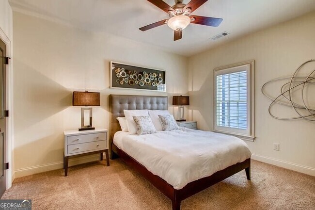 Foto del edificio - 918 Ives Ln SE