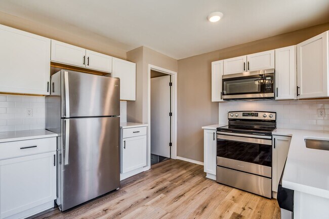 Foto del edificio - Charming Southeast 3 Bedroom, 1 Bathroom with bonus room