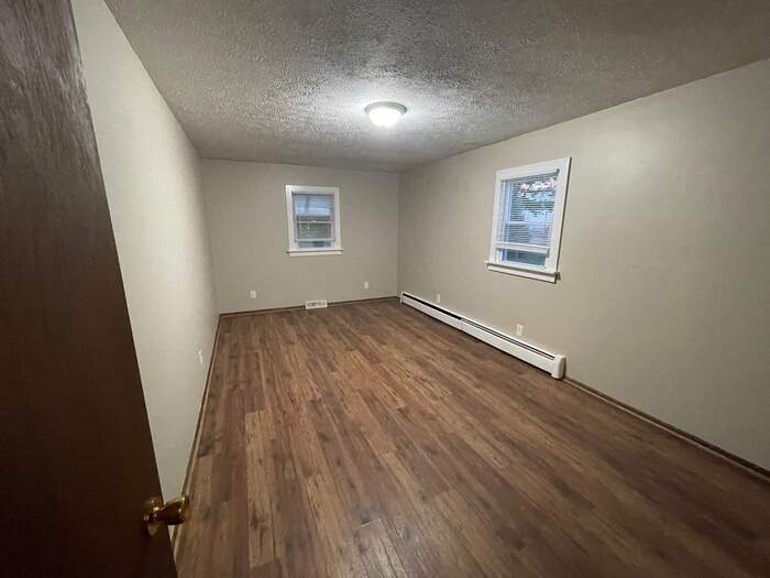 Building Photo - NOW AVAILABLE! - 605 N Fayette St, Fayette...