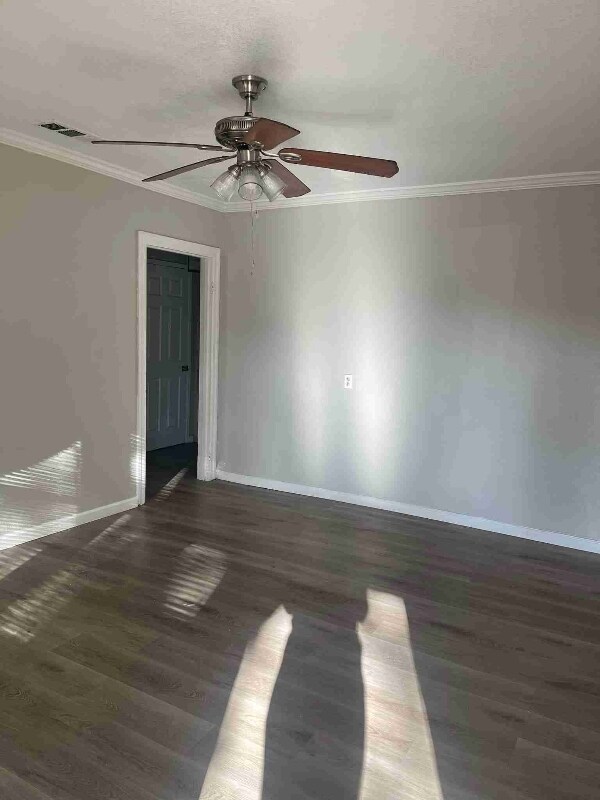 Foto del edificio - 1032 Sullivan Ave