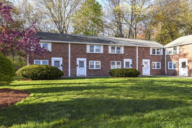 Building Photo - Oak Street Apartments