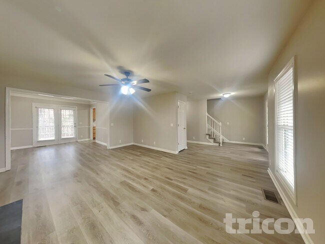 Building Photo - 155 Braxton Ln E