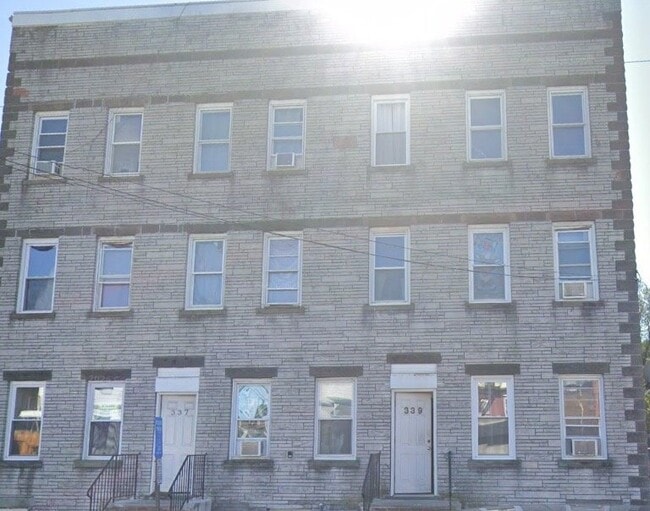 Building Photo - 339 Washington St