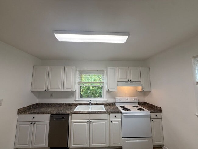 Foto del edificio - 3806 Simms Rd