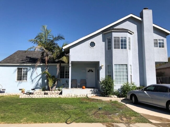 Building Photo - 4517 E Lavante St