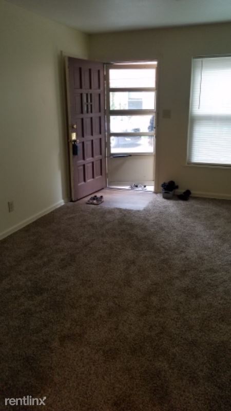 Building Photo - 2 br, 1 bath Townhome - 1327 n woodland