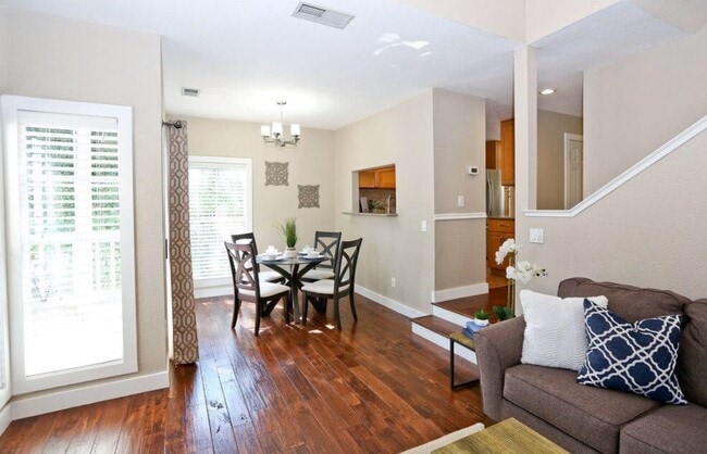 Kitchen - 277 Hidden Creek Ct