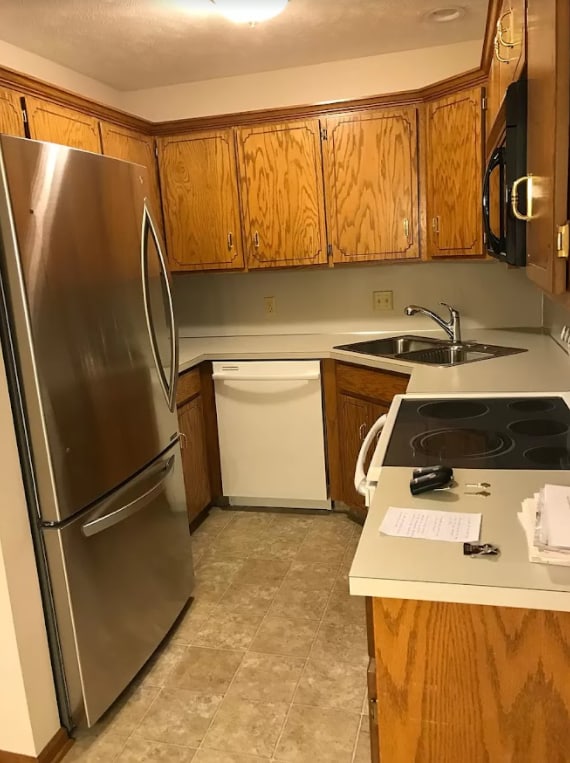 Kitchen - 313 E 17th Ave