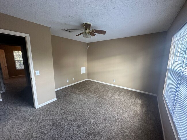 Foto del edificio - 1305 Breckenridge Dr