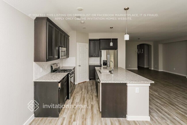 Foto del edificio - 1522 Calcot Ln