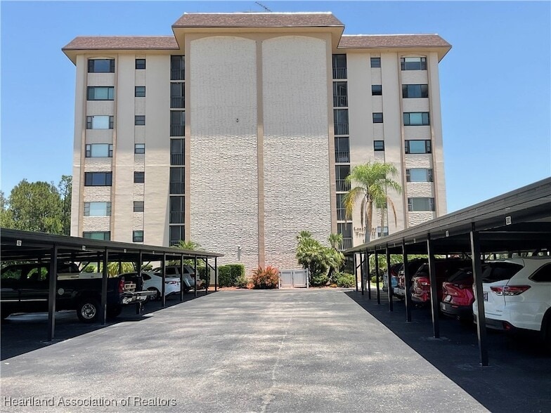 Primary Photo - 121 Country Club Dr