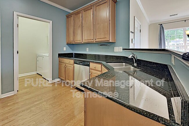 Foto del edificio - 418 Lazy Creek Ln