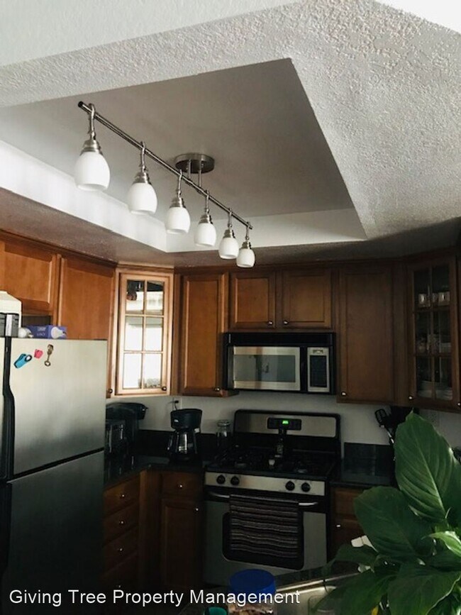 Foto del edificio - 2 br, 2 bath House - 12665 Camino Mira Del...