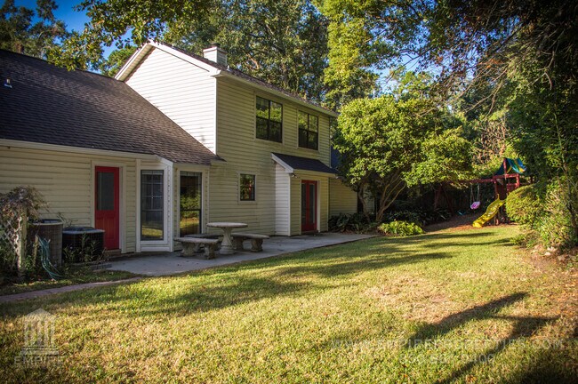 Building Photo - Beautiful Large home off of Mahan