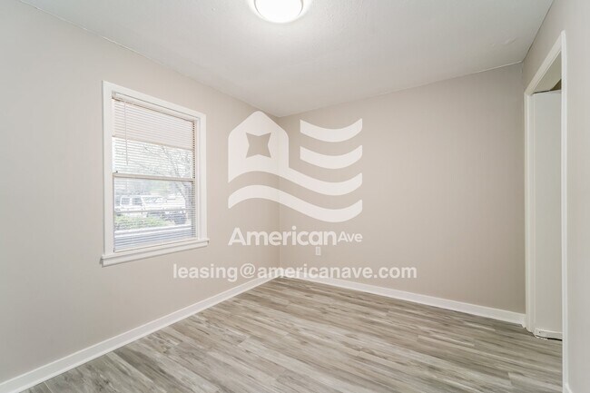 Foto del edificio - 573 N Park Ln