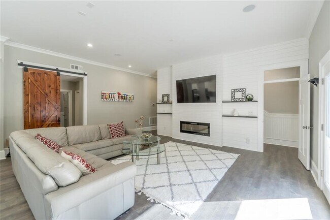 Foto del edificio - 14716 Taylor Rd