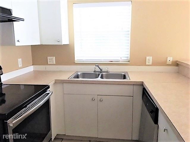 Foto del edificio - 4 br, 2 bath House - 416 10th Ave E