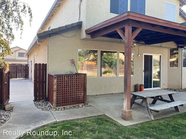 Foto del edificio - 5 br, 3 bath House - 1027 Elk Hills Dr