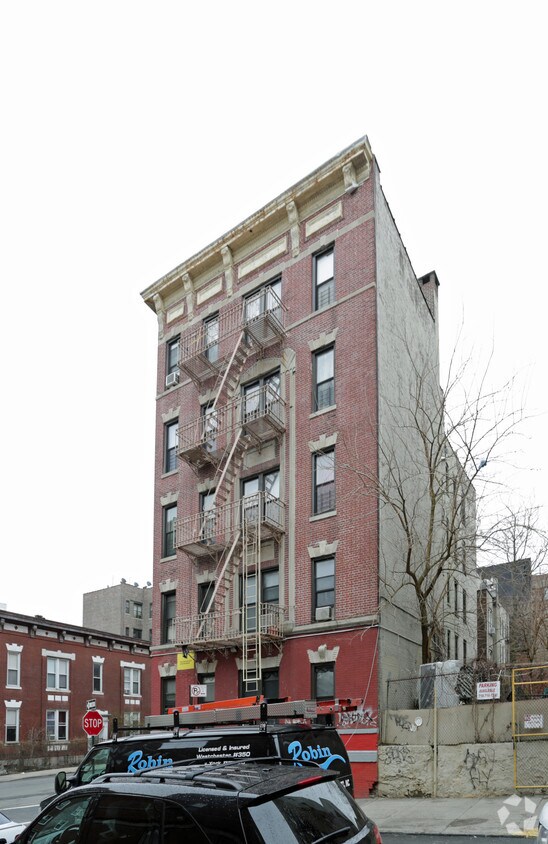 Foto del edificio - 2801 Valentine Ave