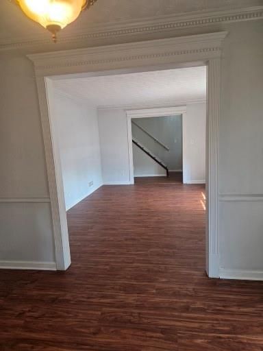 Building Photo - 2206 Country Club Dr SE