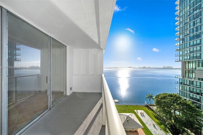 Foto del edificio - 3301 NE 5th Ave