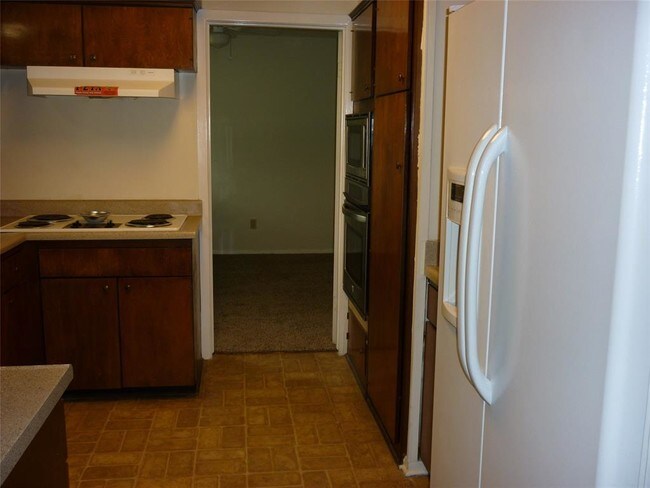 Building Photo - 1523 Highland Dr