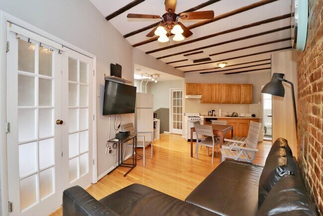 Foto del edificio - 352 Varick St