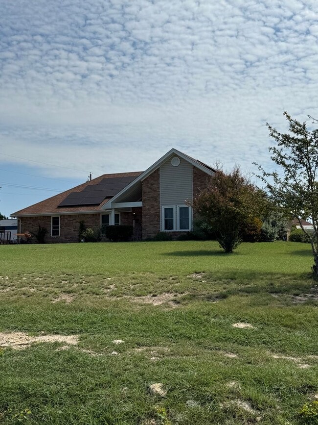 Building Photo - 122 CR - 4936